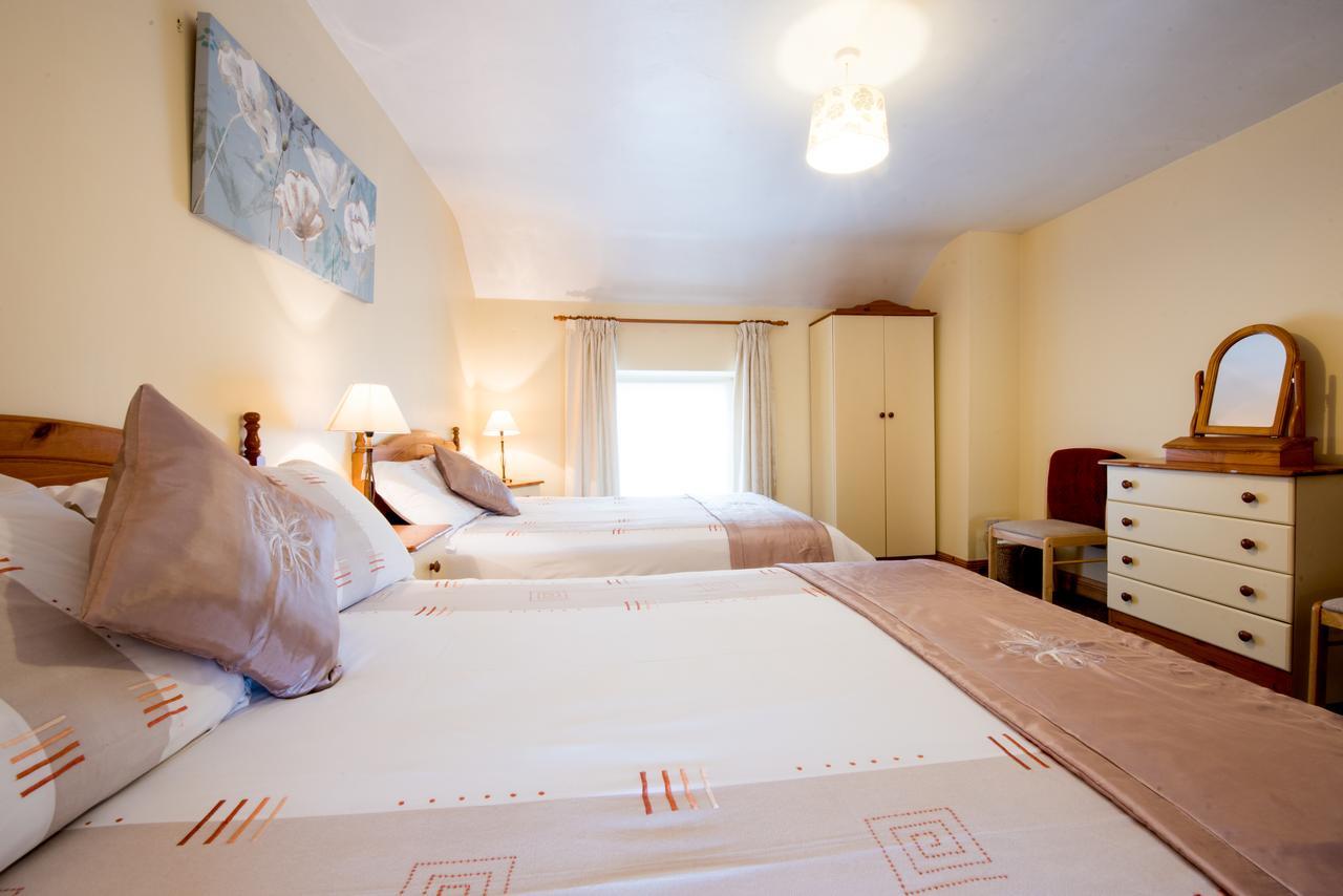 Brennan'S Accommodation Glenties Exterior photo